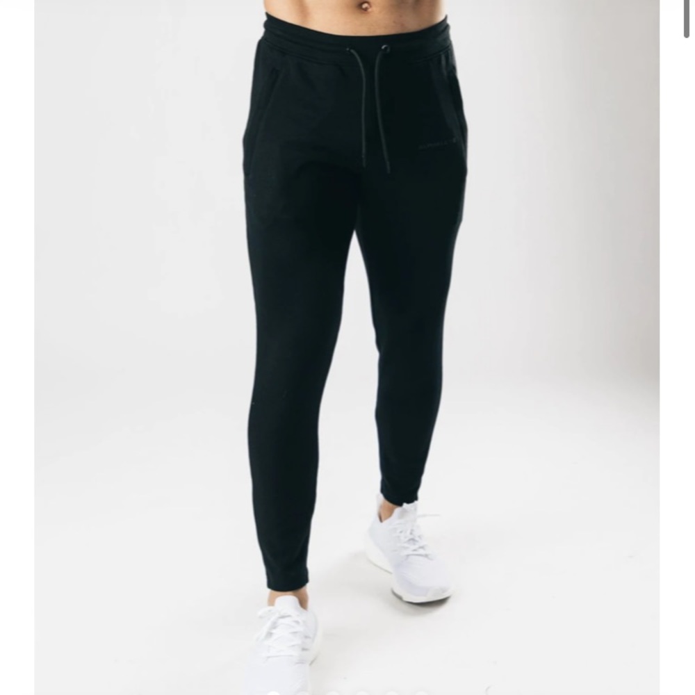 Alphalete Men’s Core Joggers (Blackout)